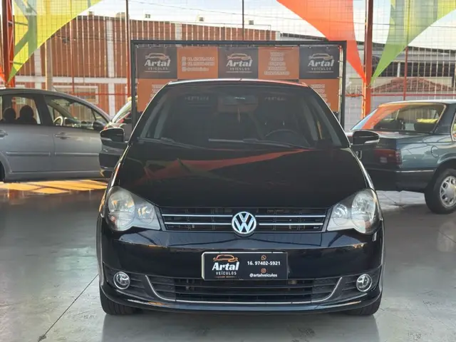 Carro Volkswagen Polo Sedan 2014 1.6 8V (Flex)