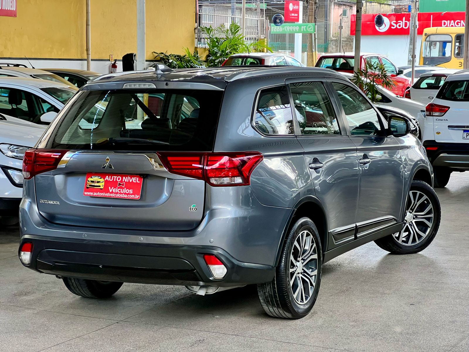 MITSUBISHI OUTLANDER