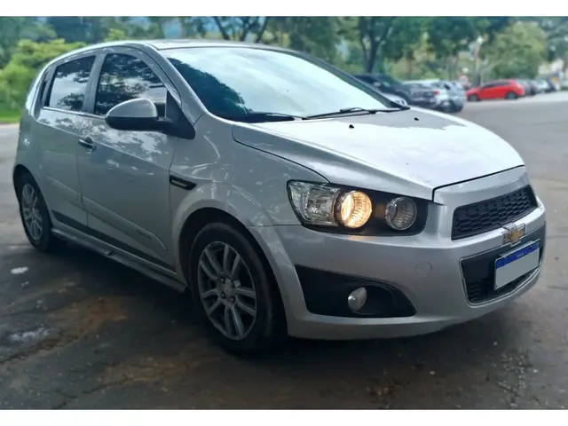 Carro Chevrolet Sonic 2014 Hatch LTZ 1.6 (Aut)