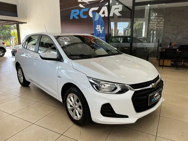 Carro Chevrolet Onix 2023 LT 1.0