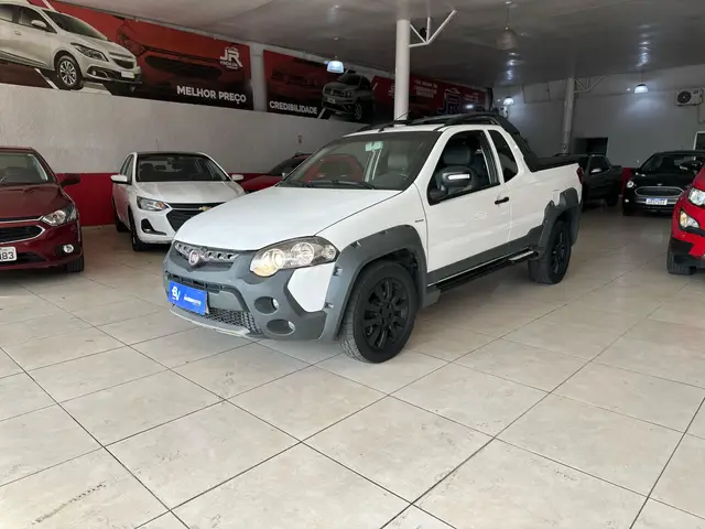 Carro Fiat Strada 2014 Adventure 1.8 16V (Flex) (Cabine Estendida)