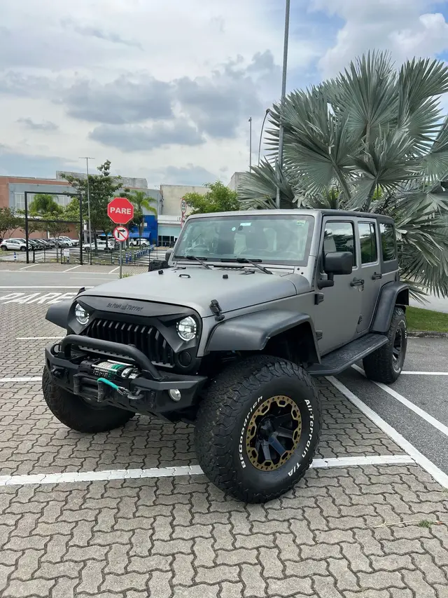 Carro Jeep Wrangler 2013 3.6 V6 Unlimited Sport 4WD