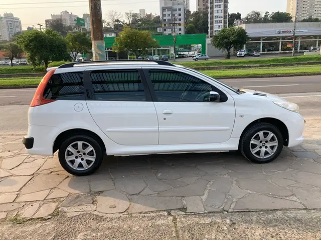 Carro Peugeot 207 SW 2011 XR S 1.4 8V (flex)