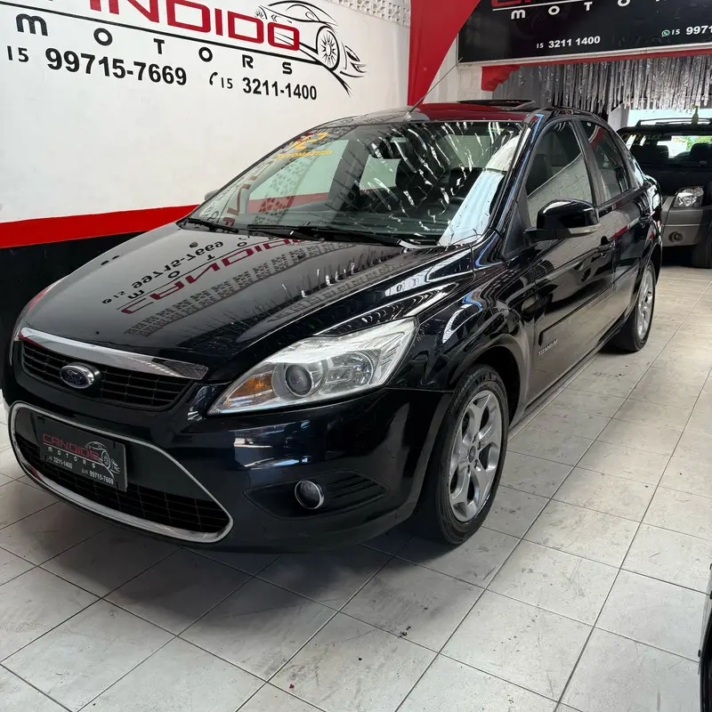 Ford Focus Sedan Titanium 2.0 16V  (Aut)
