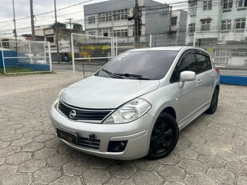 Nissan Tiida SL 1.8 (flex) (aut)