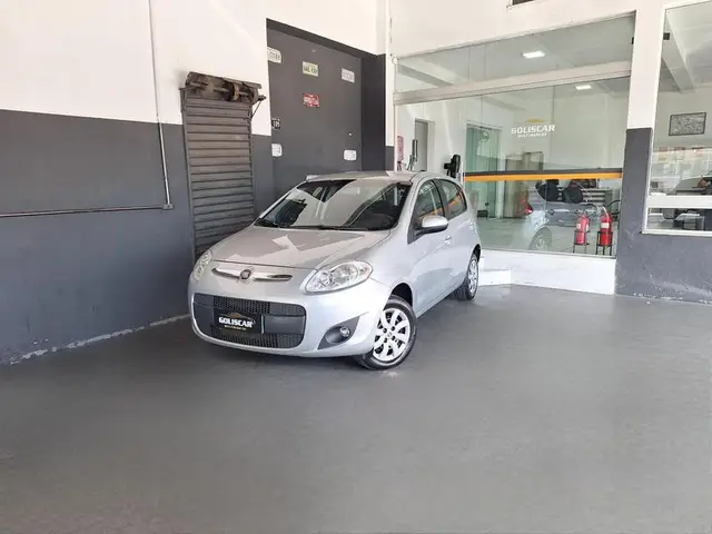 Carro Fiat Palio 2013 Attractive 1.4 8V (Flex)