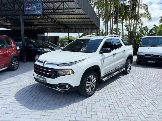 Carro Fiat Toro 2017 Volcano 2.0 diesel AT9 4x4