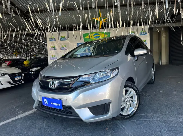 Carro Honda Fit 2015 1.5 16v LX CVT (Flex)