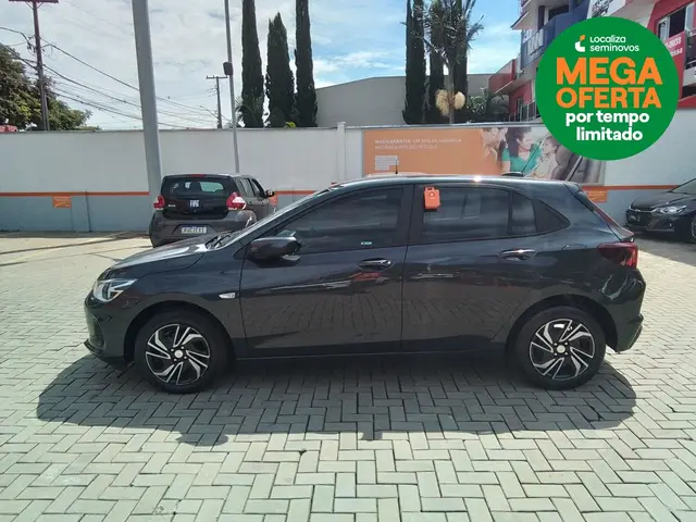 Carro Chevrolet Onix Plus 2024 LT 1.0