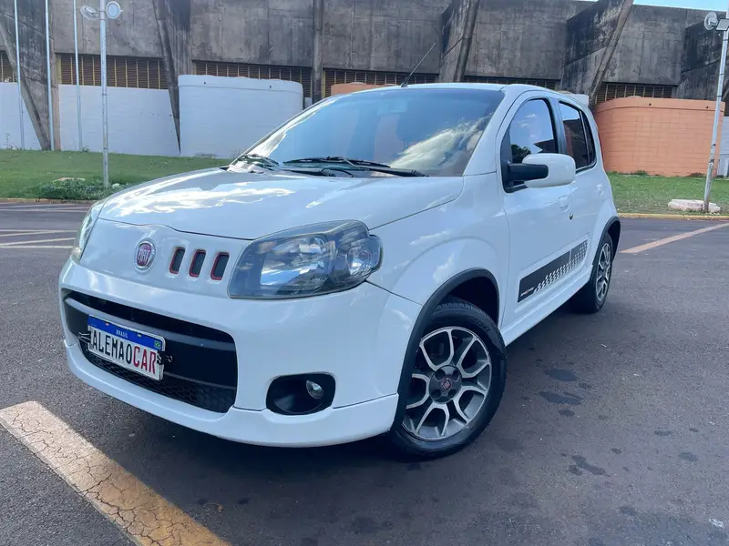 Fiat Uno Sporting 1.4 8V (Flex) 4p