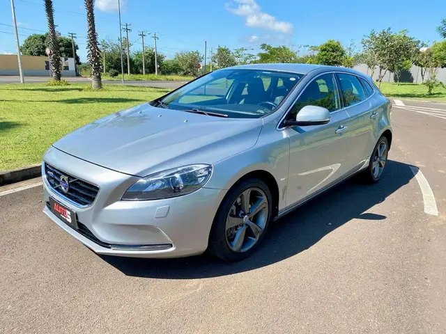 Carro Volvo V40 2014 T4 Dynamic 2.0