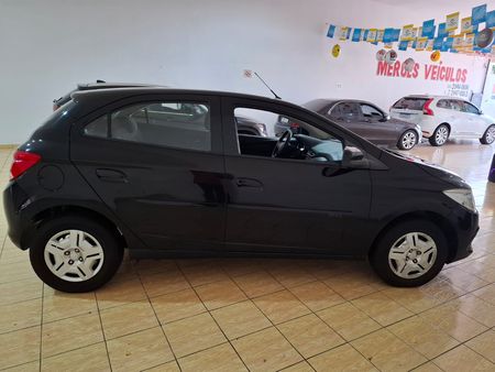Onix 1.0 LT SPE/4