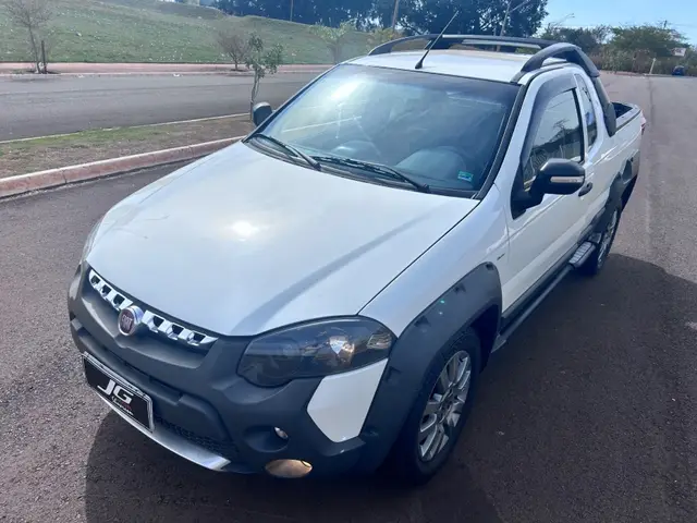 Carro Fiat Strada 2015 Adventure 1.8 16V (Flex) (Cabine Estendida)