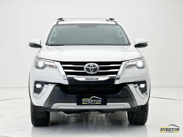 Carro Toyota SW4 2018 2.8 TDI SRX 7L 4x4 (Aut)