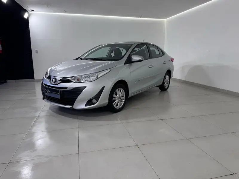Toyota Yaris 1.3 XL CVT (Flex)