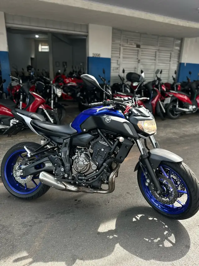 Carro Yamaha MT-07 2021 ABS