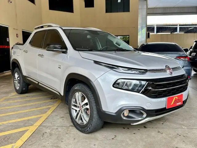 Carro Fiat Toro 2018 Volcano 2.0 diesel AT9 4x4