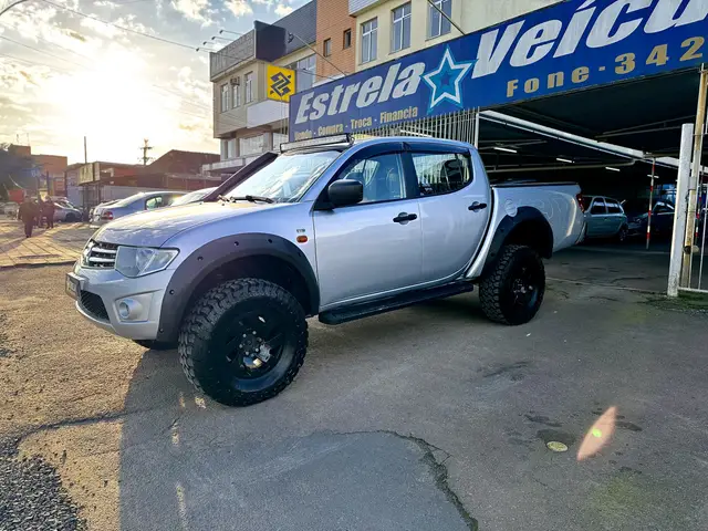 Carro Mitsubishi L200 Triton 2013 3.2 DI-D 4x4