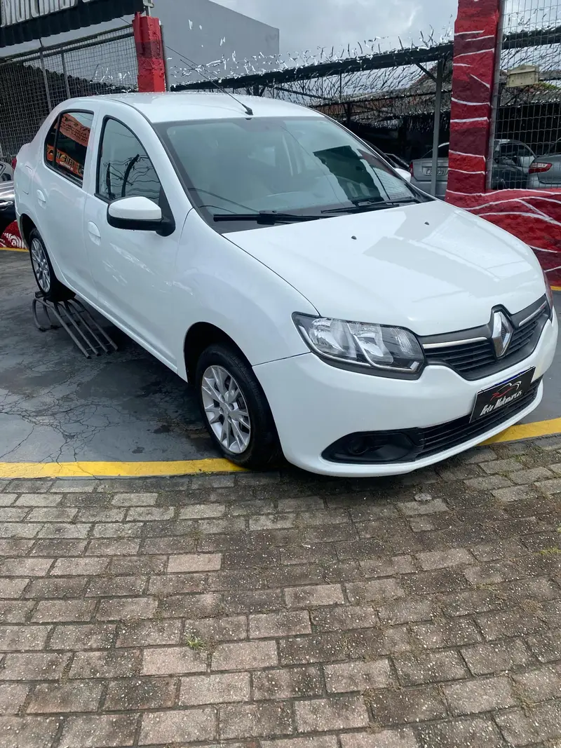 Renault Logan Expression 1.6 16V SCe (Flex)