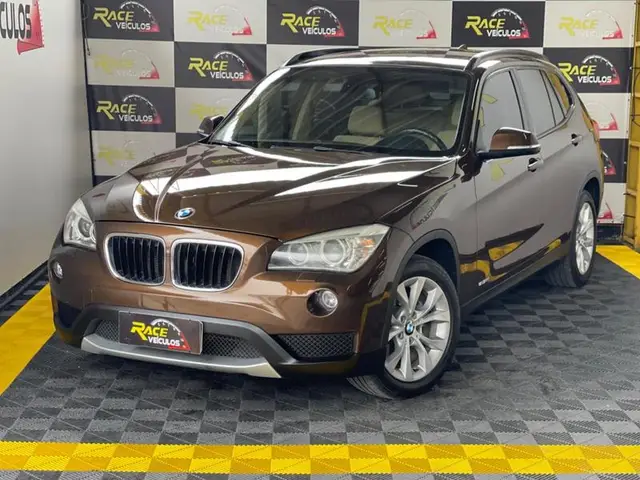 Carro BMW X1 2014 2.0 sDrive20i (Aut)