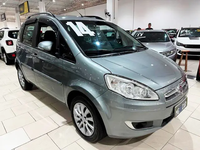 Carro Fiat Idea 2014 Attractive 1.4 8V (Flex)