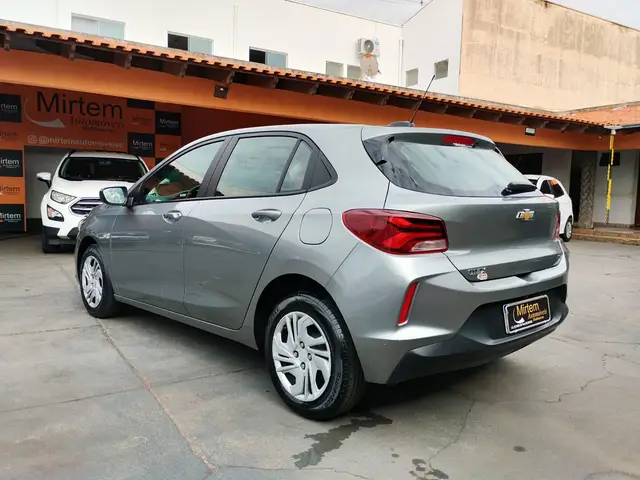 Carro Chevrolet Onix 2024 LT 1.0