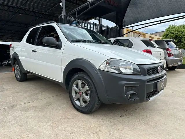 Carro Fiat Strada 2015 Working 1.4 (Flex) (Cabine Dupla)