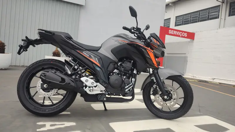 Yamaha Fazer FZ25 Connected
