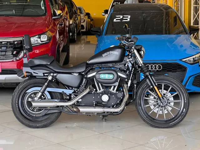 Carro Harley-Davidson Sportster XL 883 2015 Iron