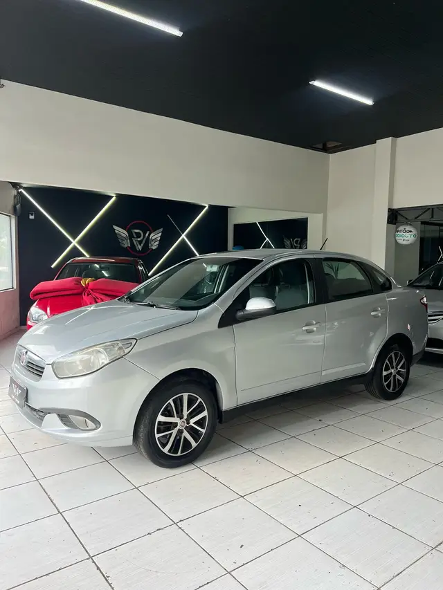 Carro Fiat Grand Siena 2016 Evo Attractive 1.4 8V (Flex)