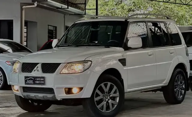 Carro Mitsubishi Pajero TR4 2014 2.0 16V 4x2 (Flex)