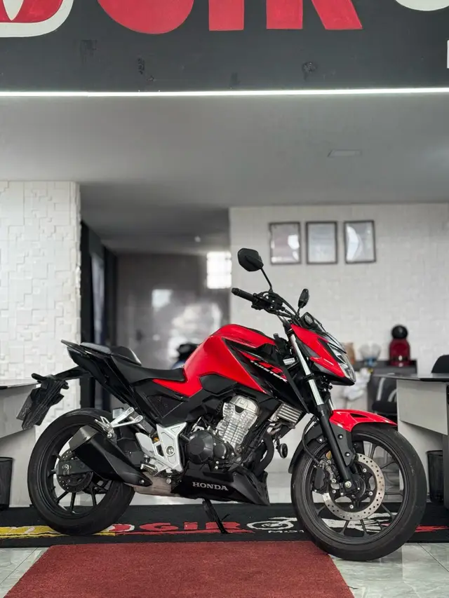 Moto Honda CB 300F Twister 2024 Standard