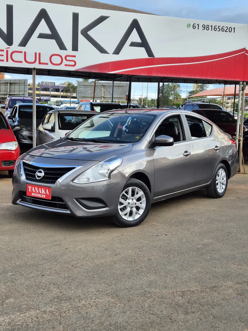Nissan Versa 1.6 16V SV (Flex)