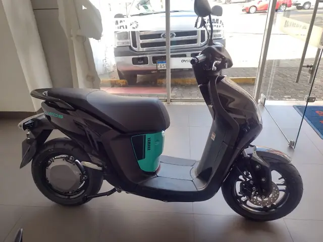 Moto Yamaha Neo's 2025 Connected