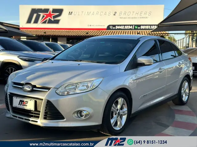 Carro Ford Focus Sedan 2014 SE 2.0 16V PowerShift (Aut)
