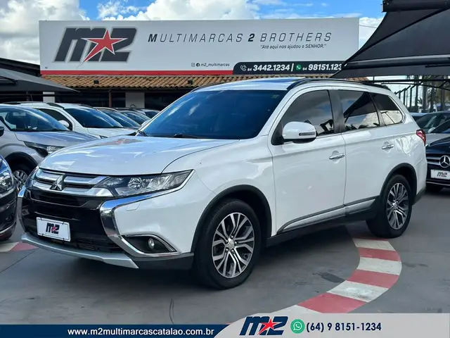 Carro Mitsubishi Outlander 2016 2.2 DI-D 4WD (Aut)