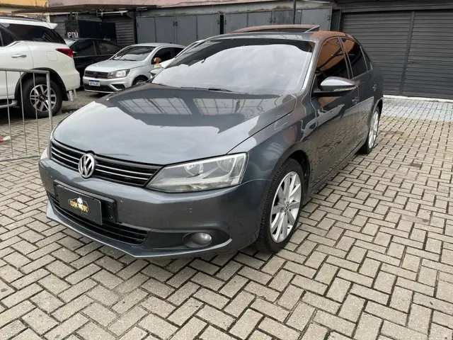 Carro Volkswagen Jetta 2013 2.0 Comfortline Tiptronic (Flex)