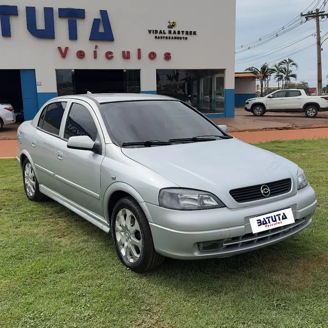 Carro Chevrolet Astra Sedan 2001 GL Milenium 1.8 MPFi