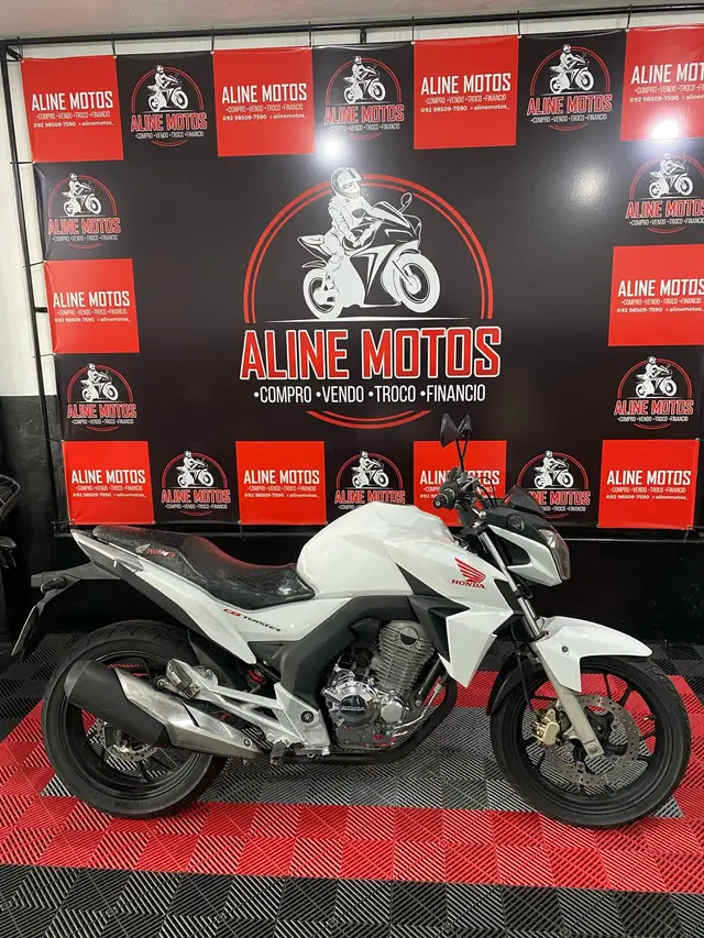 Carro Honda CB 250F Twister 2016 Standard