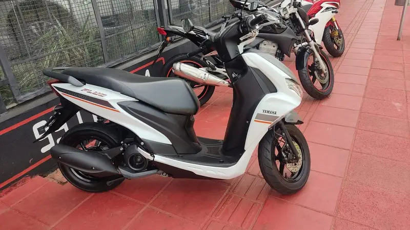 Yamaha Fluo ABS