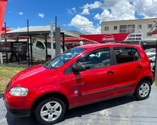 Carro Volkswagen Fox 2009 Route 1.0 8V (Flex)