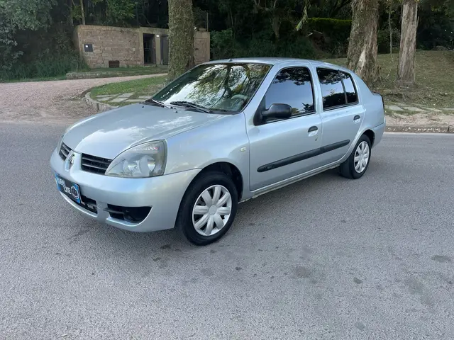 Carro Renault Clio Sedan 2007 Authentique 1.0 16V (flex)
