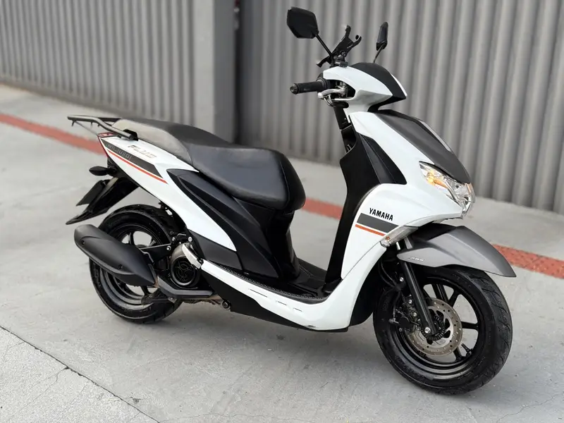 Yamaha Fluo ABS