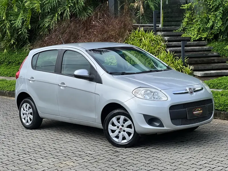 Fiat Palio Attractive 1.0 8V (Flex)