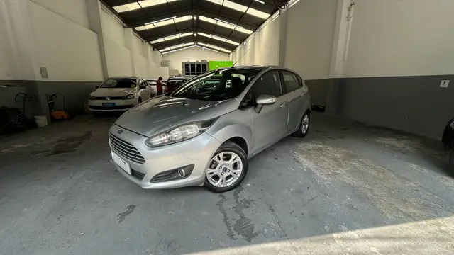 Carro Ford Fiesta Hatch 2016 SE Powershift 1.6 (Flex)