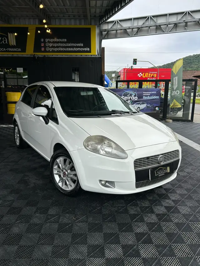 Carro Fiat Punto 2012 Essence 1.6 16V (Flex)