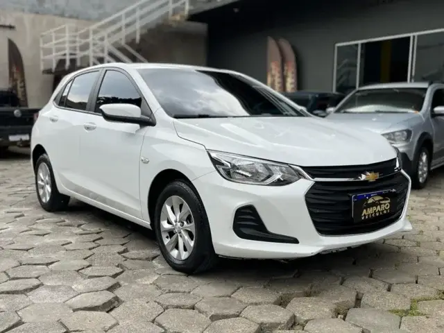 Carro Chevrolet Onix 2023 1.0
