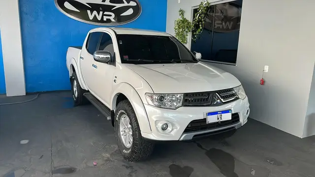 Carro Mitsubishi L200 Triton Sport 2017 2.4 HLS Chrome Edition (Flex)
