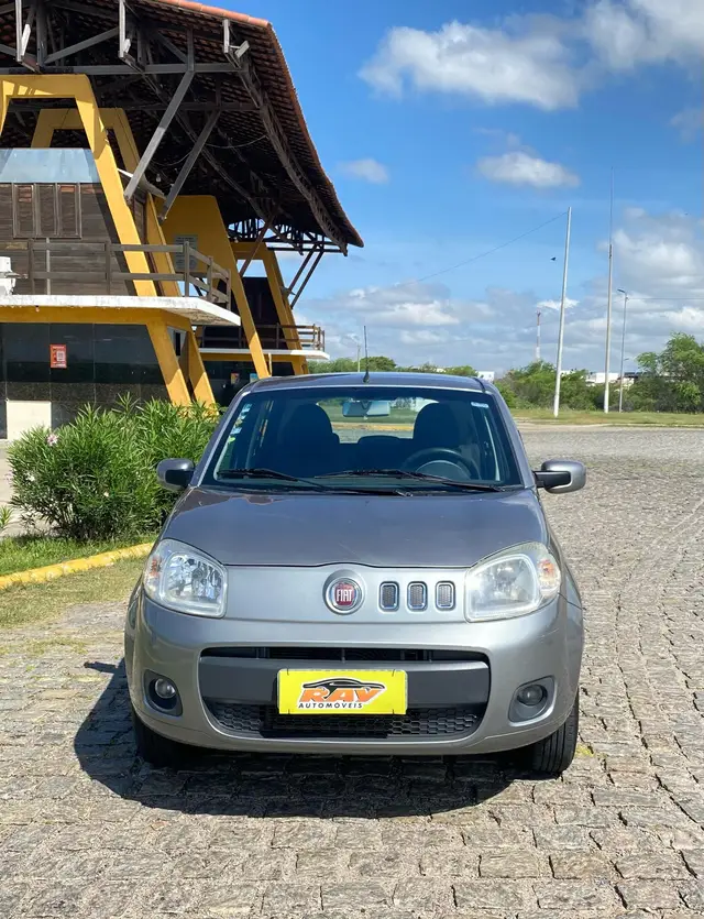 Carro Fiat Uno 2011 Attractive 1.4 8V (Flex) 4p