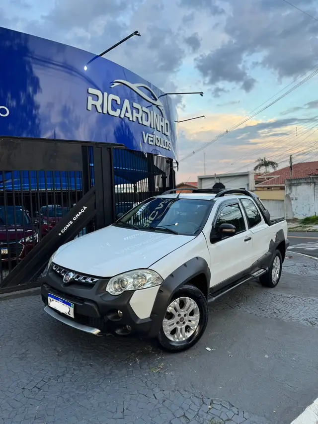 Carro Fiat Strada 2013 Adventure 1.8 16V (Flex) (Cabine Dupla)
